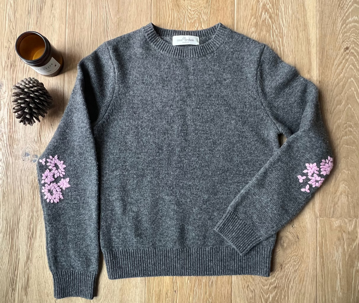 Beau pull brodé Louison