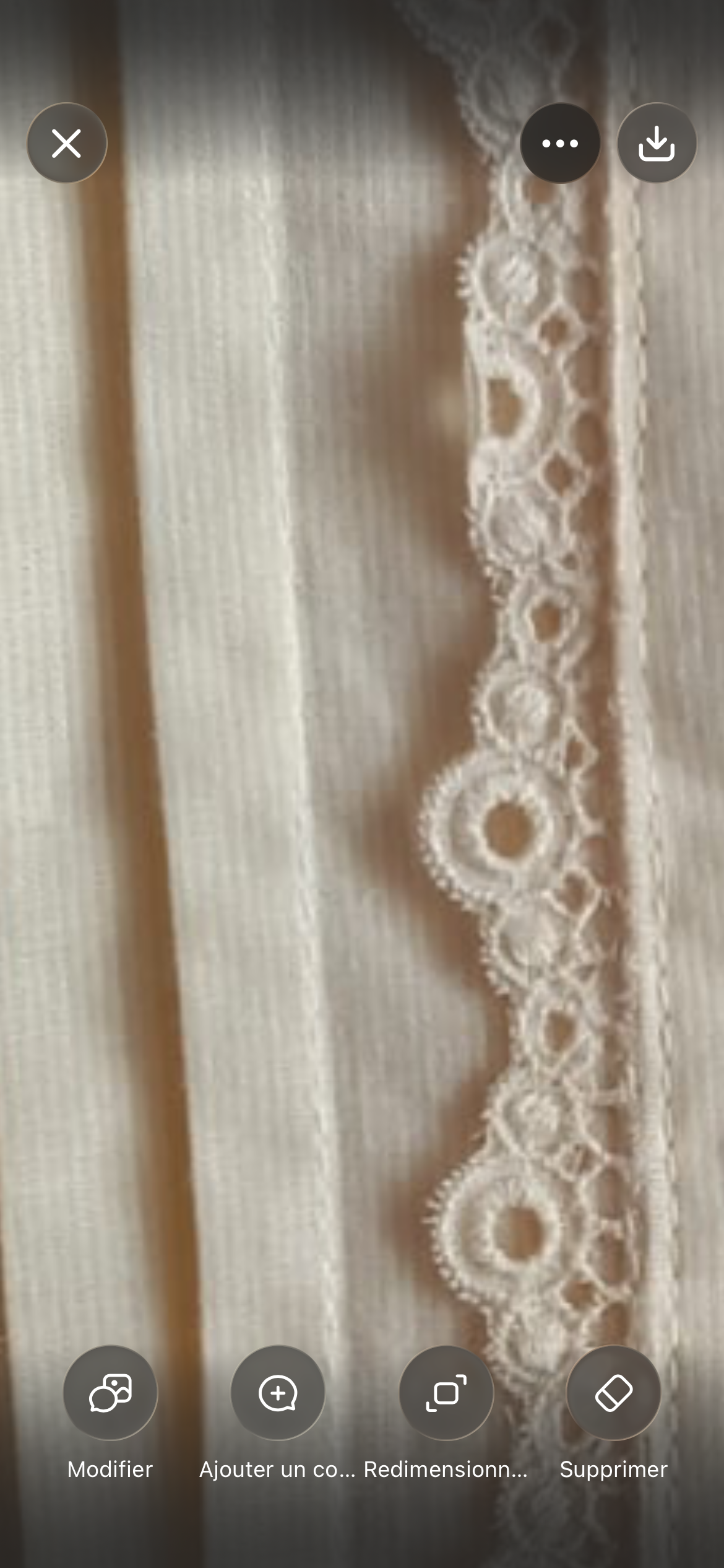 Blouse vanille et dentelle