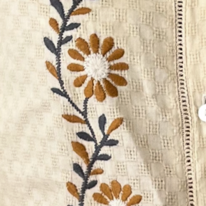 Amande blouse brodée